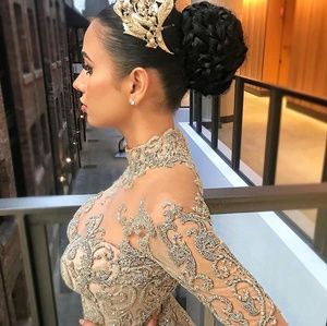 Meet your Posher, Alma